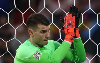 "Dominik Livakovic, Fenerbahçe'den Ayrılıyor: Yeni Rotası Hırvatistan"