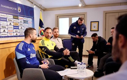 "Fenerbahçe'de Alarm: Acil Toplantının Gündemi Tedesco ve Özek!"