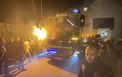 "Fenerbahçe'nin Antalyaspor Karşılaşması Öncesi Antalya'da Coşkulu Karşılama"