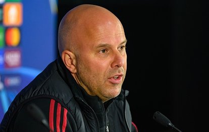 "UEFA Şampiyonlar Ligi: Liverpool Teknik Direktörü Slot, Galatasaray'ın Hücum Hattından Çekiniyor!"